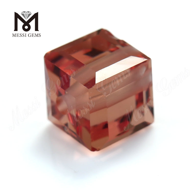Машинная резка прозрачного камня с изменением цвета незакрепленных стеклянных драгоценных камней