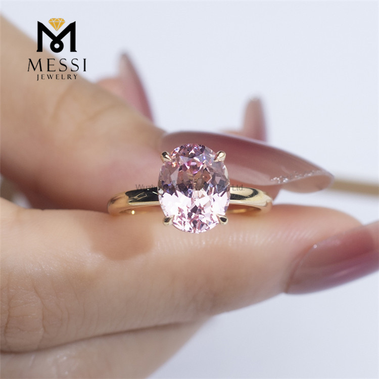 лабораторное кольцо с розовым бриллиантом