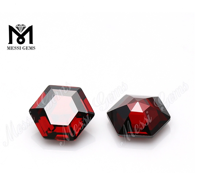 синтетические цирконовые алмазы шестиугольной формы камни гранатового цвета 