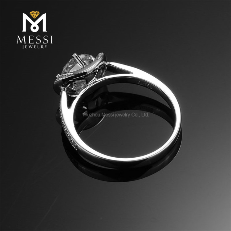 Золотое кольцо с муассанитом из белого золота 1 карат с 4 зубцами для женщин