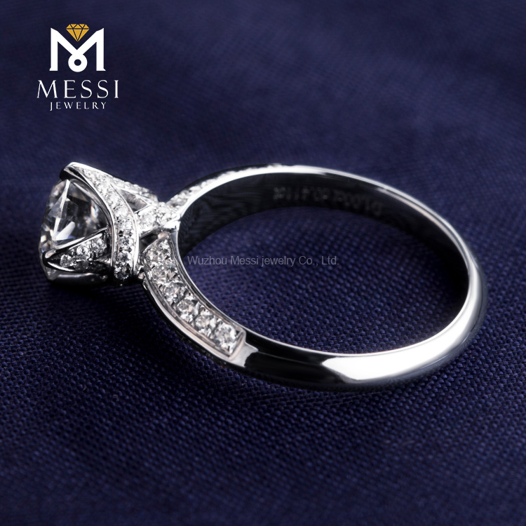 Модное моисанитное обручальное кольцо
