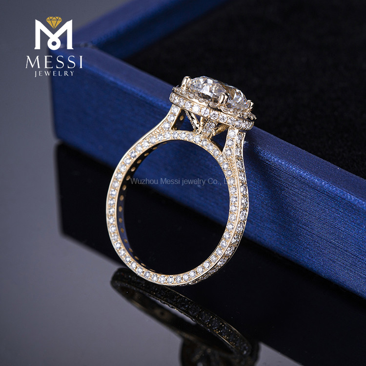 бриллиантовое кольцо с драгоценными камнями
