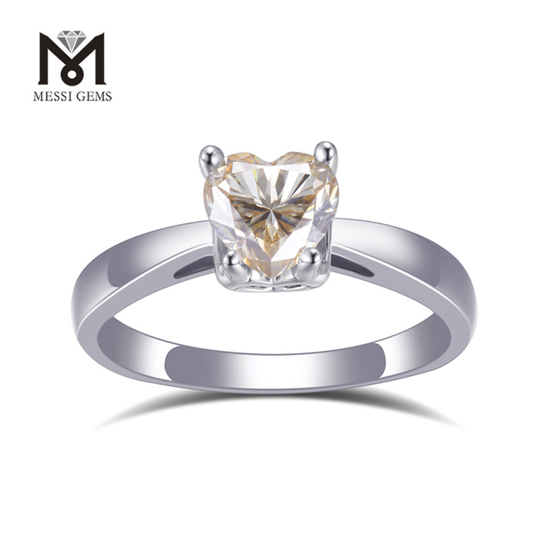 Обручальное кольцо в форме сердца с лабораторным бриллиантом шампанского из 18-каратного золота